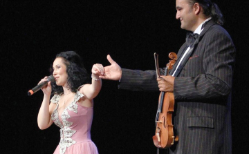 Tolna megyében is megáll az Operett Karaván 