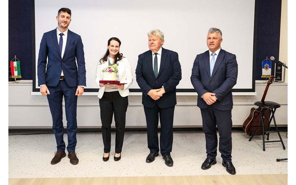 Tamási díjazott a Megyenapon