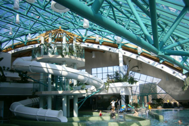 Zárva tart a termálfürdő