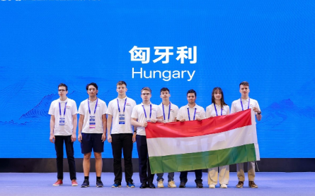 Hat érmet nyertek a magyar diákok a mesterséges intelligencia diákolimpián Pekingben