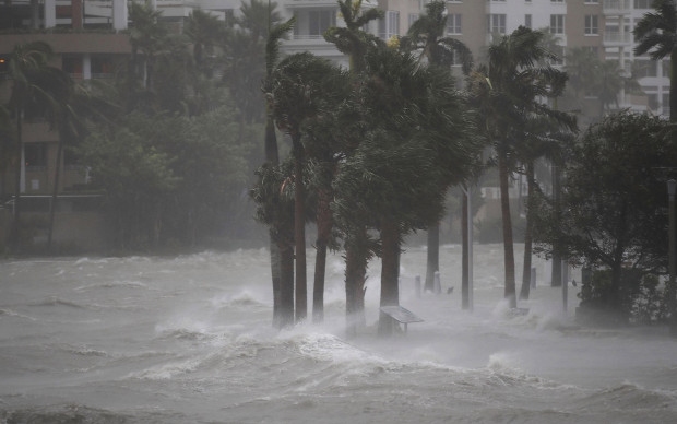 Floridában hatan haltak meg egy idősotthonban az áramhiány miatt 