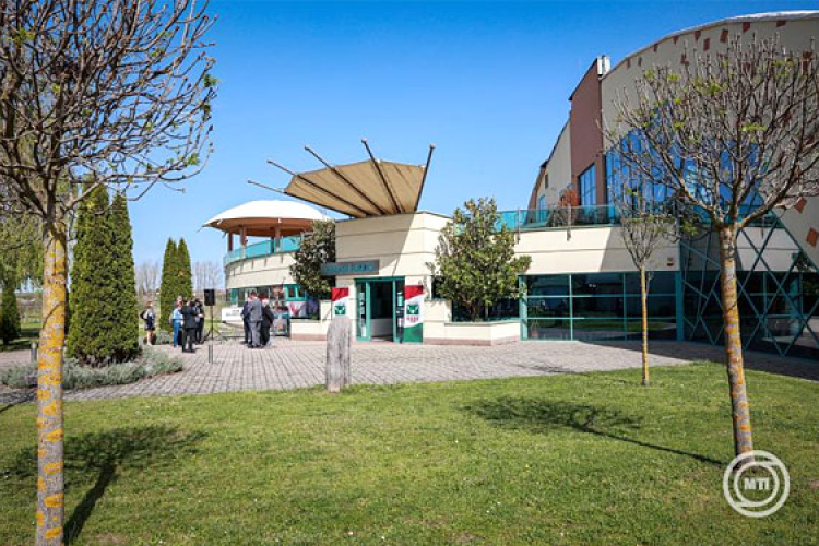 Helyreállítják a tamási termálfürdőt