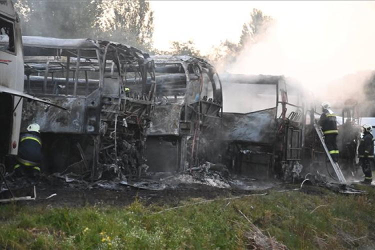 Buszok égtek egy dunavarsányi telephelyen