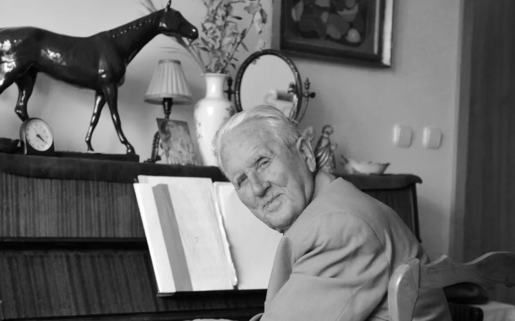 Elhunyt Czigány György