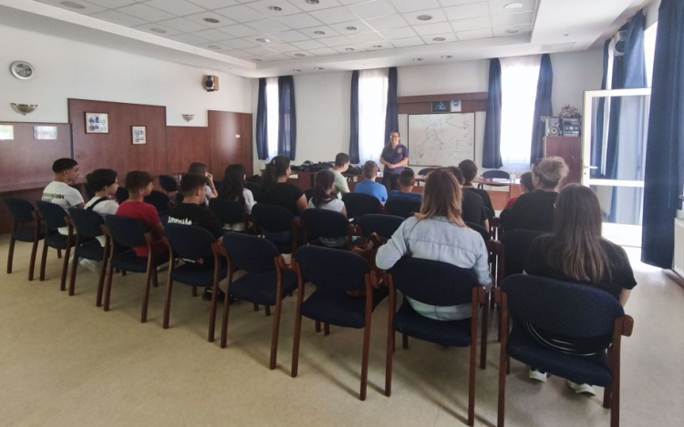 Drogprevenció és rendőrségi látogatás Tamásiban