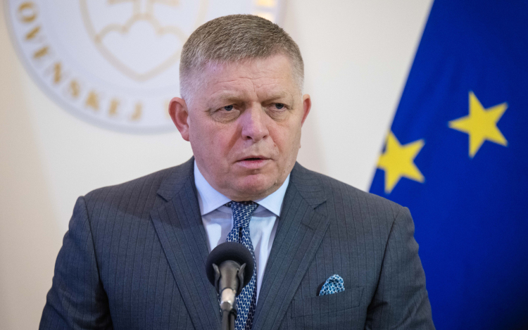 Robert Fico: Szlovákiának el kellene utasítania a Béketanácsba kapott meghívást