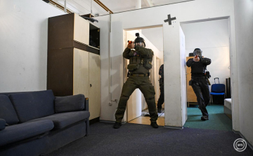 Horváth László: több mint egy tonna kábítószert vontak ki a hatóságok a feketepiacról az elmúlt fél évben