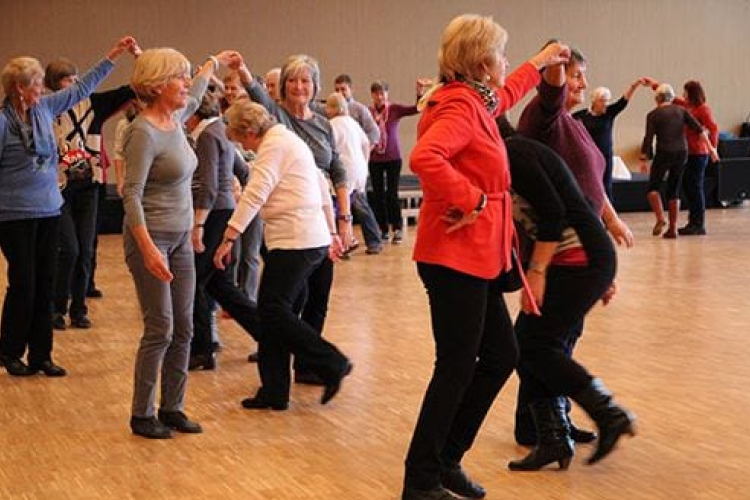 Egy időben táncolnak együtt hétfőn 