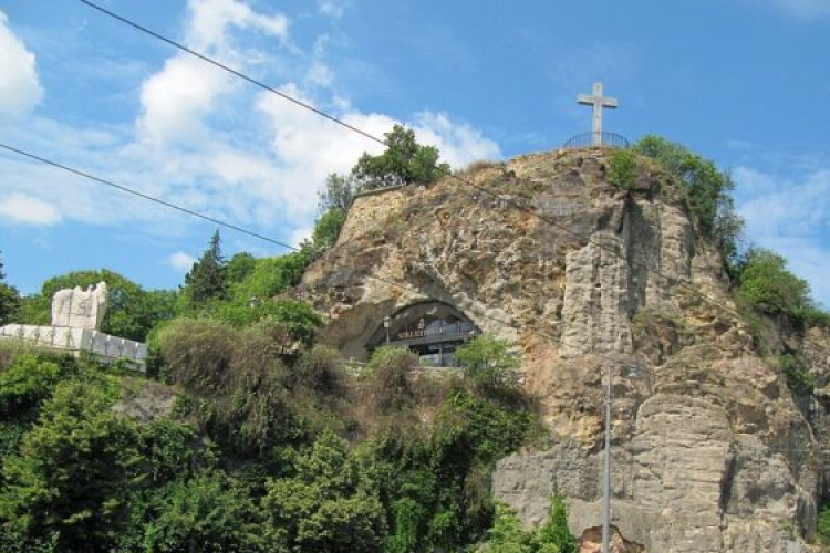 Lezuhant egy férfi a Gellért hegyről