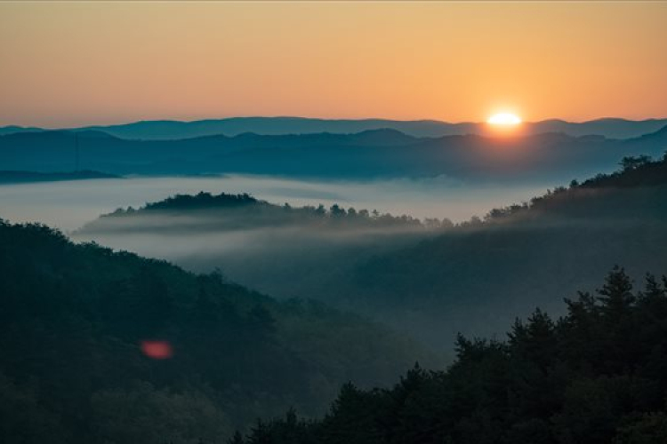 Meteorológia: az ország egyes részein 24-25 Celsius-fokkal van hidegebb, mint hétfőn