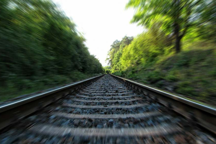 Elmosta a vihar a pályát, még szombaton is késésekre kell készülni a pécsi vasúti fővonalon